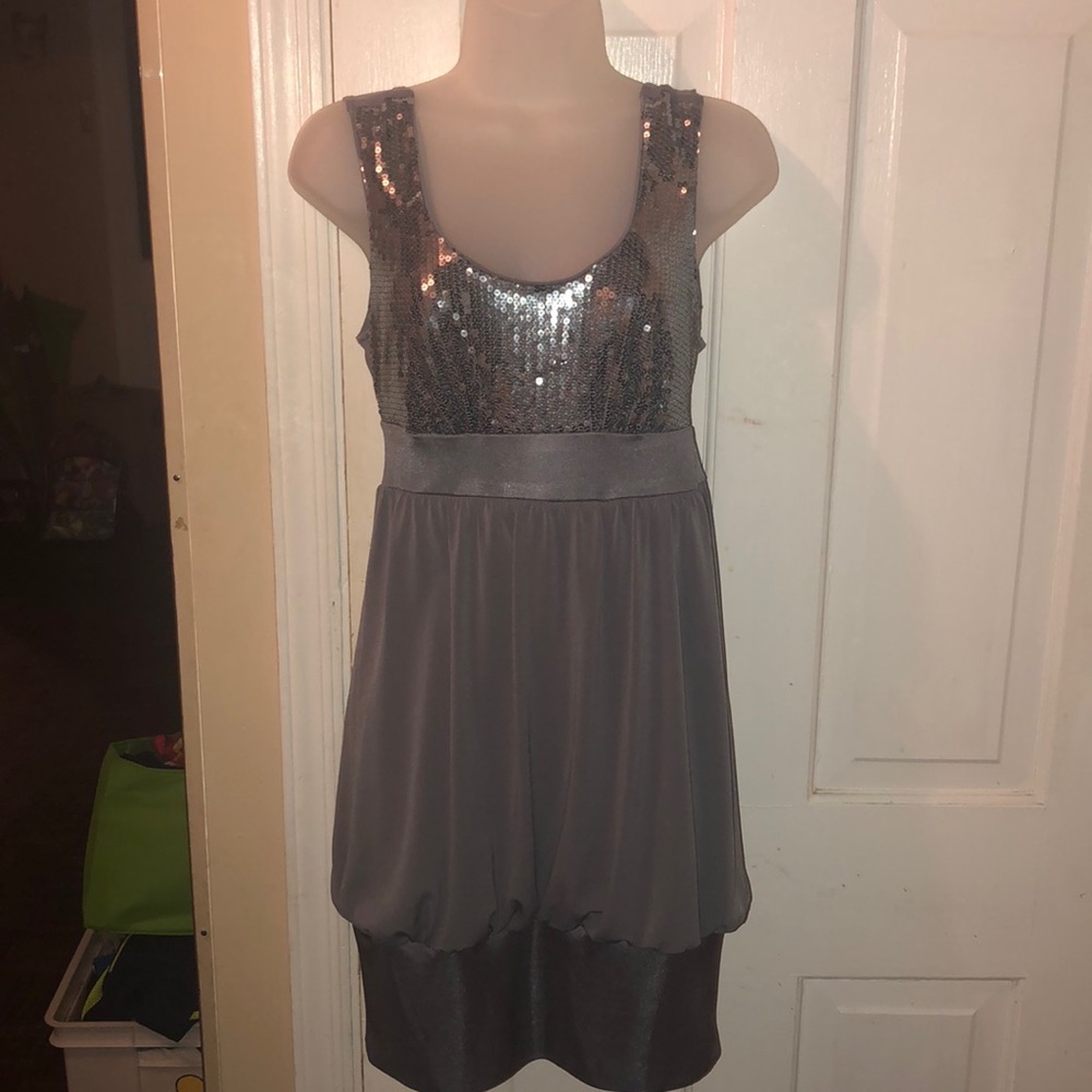 Brand New  XOXO SZ MEDIUM bubble dress sequin hot
